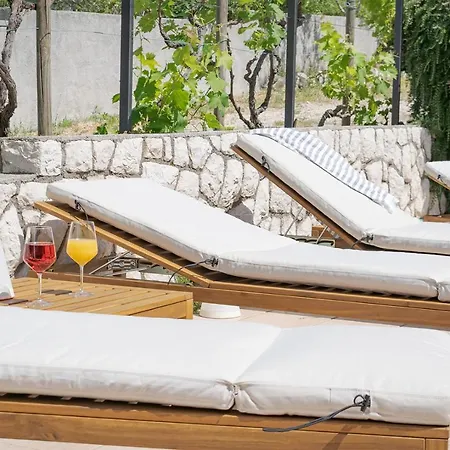 Bed & Breakfast Maestral Arba *