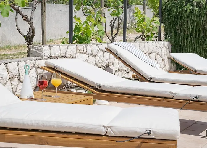 住宿加早餐酒店 Maestral Arba 3*