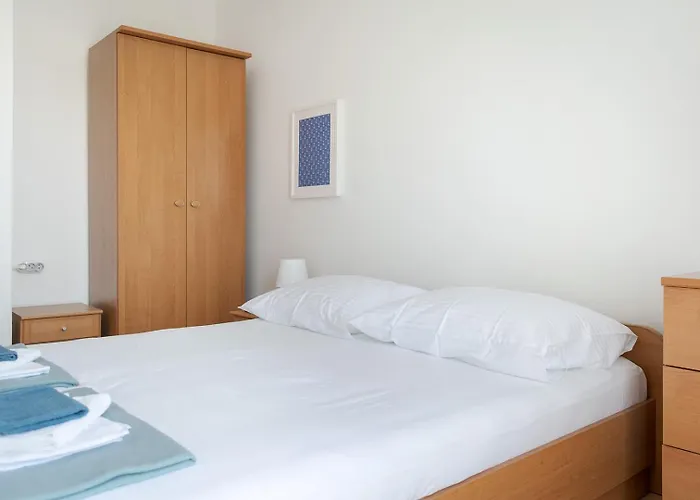 住宿加早餐酒店 Maestral Arba 3*