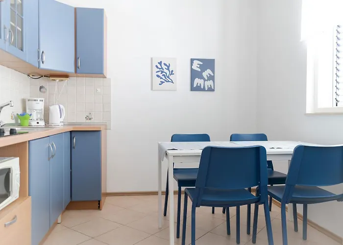 ベッド・アンド・ブレックファスト Maestral Arba 3*