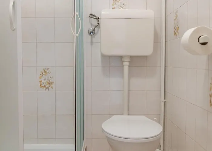 ベッド・アンド・ブレックファスト Maestral Arba 3*